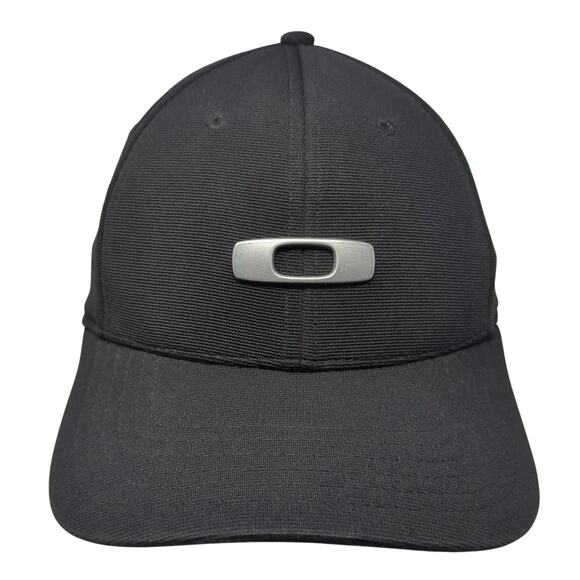 Oakley Logo Fitted Hat Black Medium Classic Flex Solid Vent Holes - Picture 1 of 10
